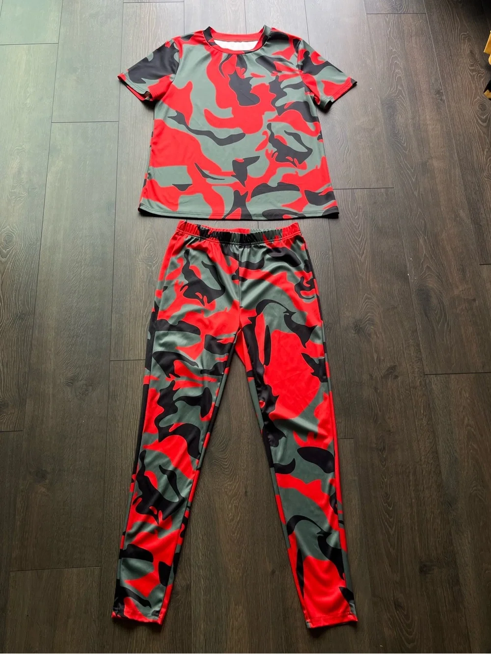 NWOT Red & Green Camo Matching Set